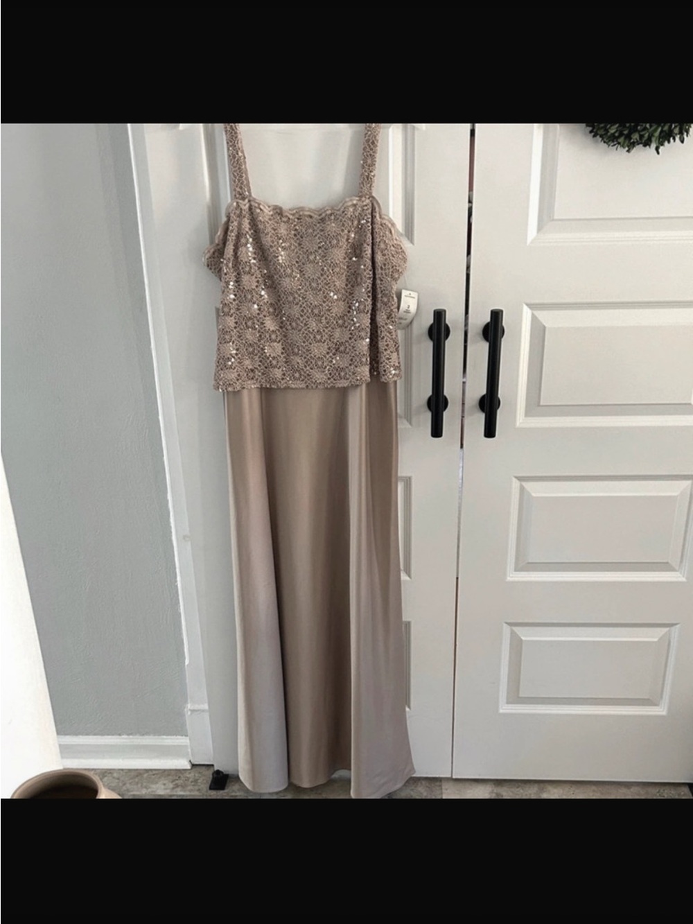 New 16 Alex Evenings Taupe Sequin Lace Satin Slip Gown small scuff mark